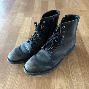 FRYE Men's Bowery Lace/Zip-Up Combat Boot (Distressed Black)